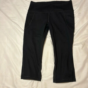 Victoria’s Secret Knockout Leggings Black with Side Pockets Crop size M